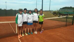 Equipo fememino de tenis de San Juan